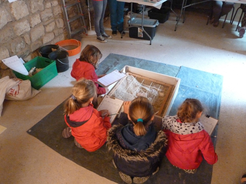 Le Centre d'Archéologie du Pays Albigeois (CAPA) dans la maison de la Porte de la Jane - Atelier archéologie pour enfants